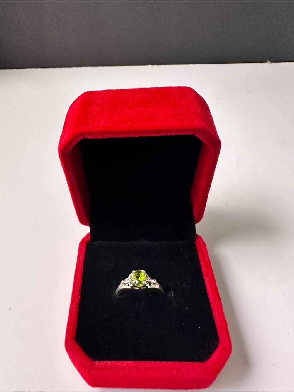 Vintage Sterling Silver 925 Peridot Filigree Solitaire Ring Size 4 1.57g